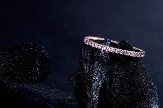 Nowe życie biżuterii – dostawka do obrączki w praktyce